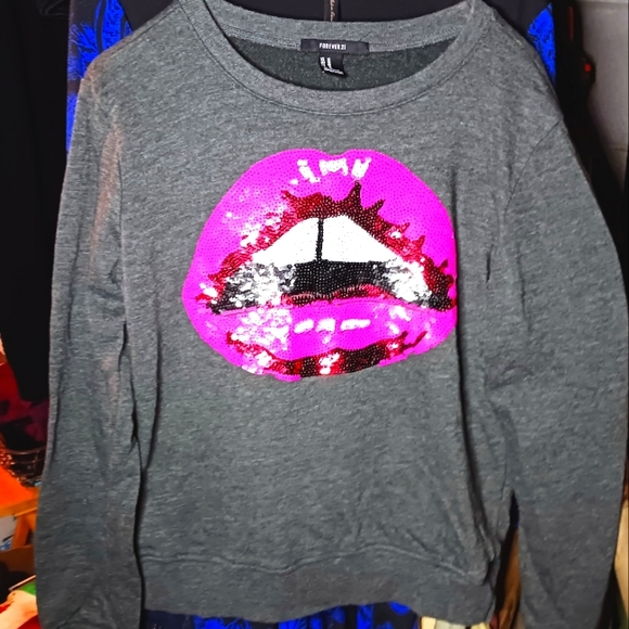 |Forever 21|| Sequenced JUICY LIPS Sweatshirt - Picture 1 of 3